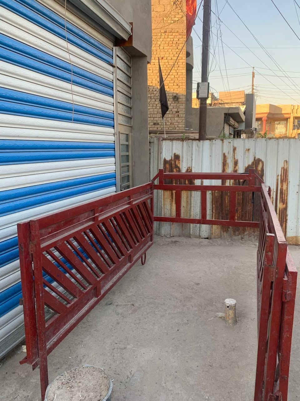 السلام عليكم 

محجر كيه فحل للبيع السعر ٣٥٠ وبي مجال 
العنوان بغداد الزعفرانيه 
الرقم : ***********
