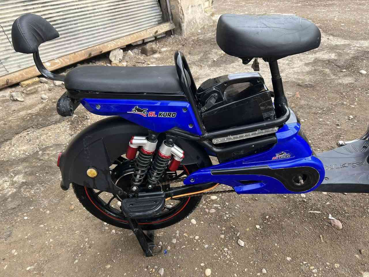 بايسكل شحن للبيع جديد ٢٠٢٥ ابو البوري ٥ بطاريات جدد كلة شغال مابي اي نقص تايرات جدد لايت عالي ناصي سرعة ٩٩ السعر ٢٧٠ بي مجال العنوان ديالى ابي صيدا ***********
