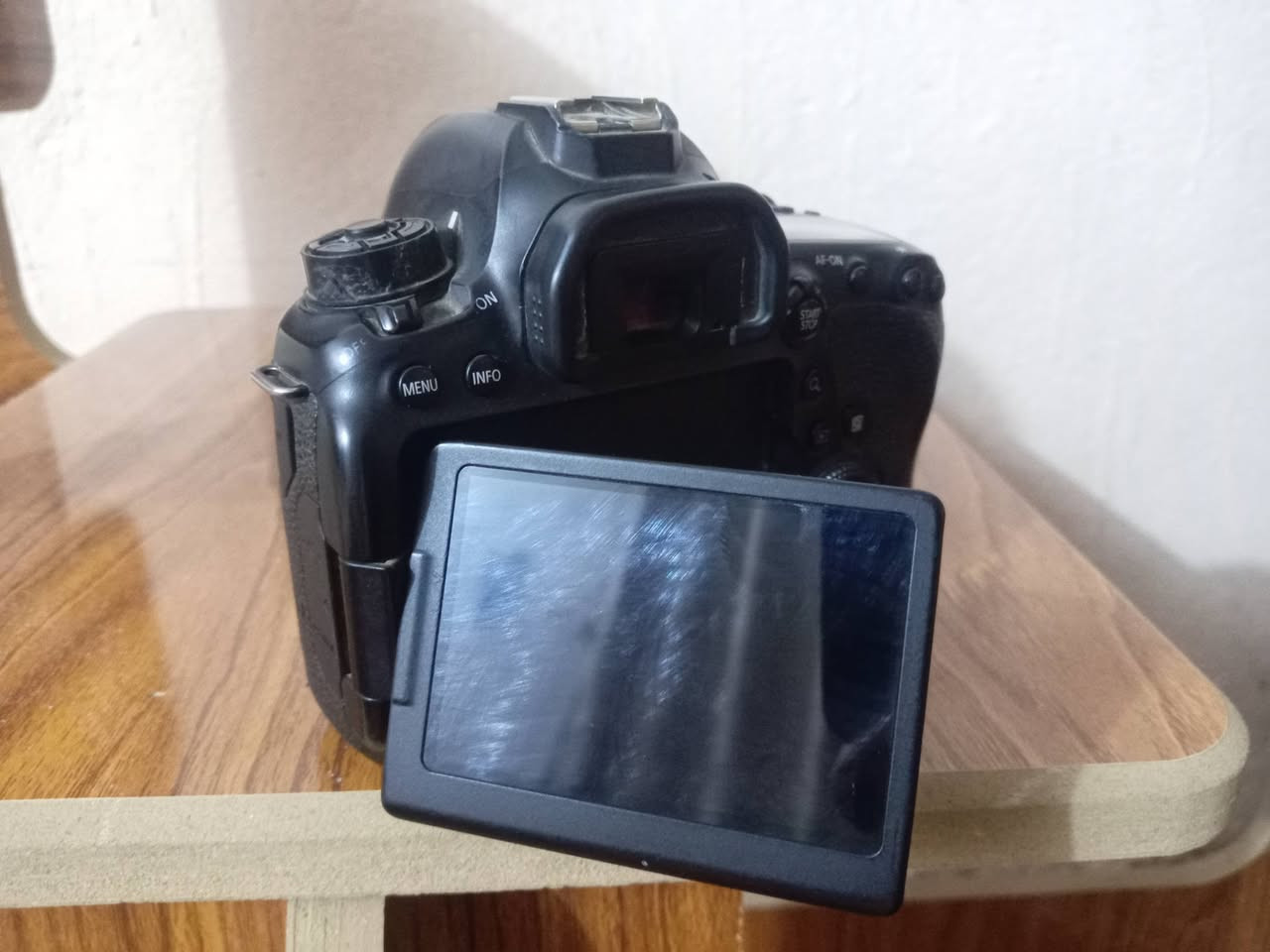 كانون 6 مارك ٢ نضيفة كلش 
فقط بدي +ب طارية + شاحنه 
السعر ٨٥٠ بي مجال بسيط 
مكاني ديوانية يوجد توصيل..


**إذا كنت صاحب هذا الإعلان وتريد حذفه لأي سبب، رجاءا أرسل رسالة إلى الدعم الفني**