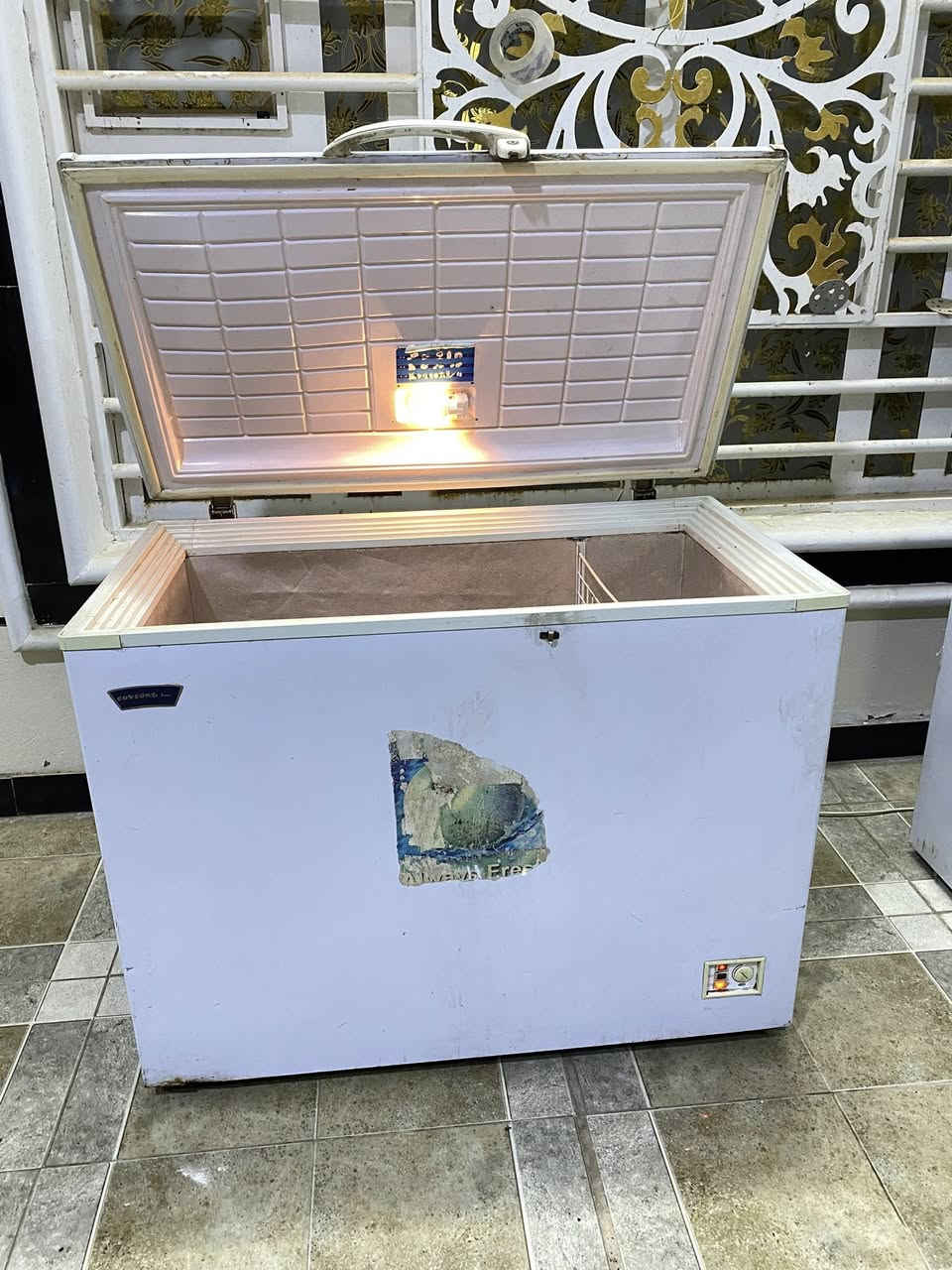 عندي هاي مجمده للبيع حجم كبير 16 قدم نوع كونكورد مكان المحاويل شغاله وع فحص وضمان سنه وسعره مناسب


**إذا كنت صاحب هذا الإعلان وتريد حذفه لأي سبب، رجاءا أرسل رسالة إلى الدعم الفني**