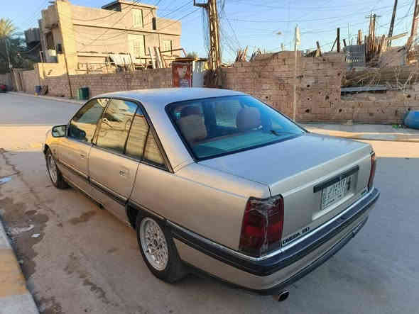 بيع فقط اوبل اوميكا موديل 91 رقم بغداد باسمي مصبوغة عام بدون حادث كير عادي محرك الفين خير من الله لاتنقيص ولا تبخير ولا رشح السيارة محورة تبريد ياباني بس نكسر البوري وتركته زوج تايرات جديد وزوج نص عمر راديتر جديد تخم نوزلات جديد وفيت بم ولف راجع جديد وتخم بلكات جديد وكهربائيات كلها شغالة وايرفلو محور تي بي اس وجعمقة مال ستيرن مال اوبل الفين وثنين يعني الستيرن جدا خفيف (مي)السيارة جاهزة  السعر 37 وبيها مجال قليل للاستفسار ***********
