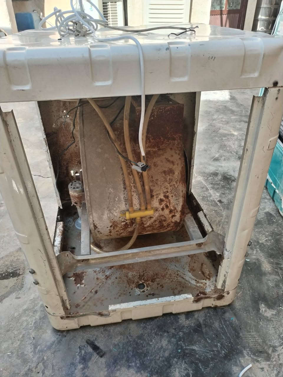 مبردات للبيع مستعجلين على بيعتهن البيضه ب ٦٥ والزركه ب ٧٥ واتساب*********** الحسينيه 
@
