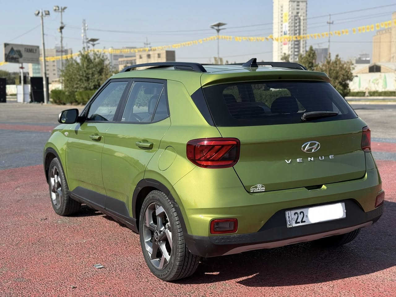 السلام عليكم  هونداي فينو موديل2022 للبيع رقم اربيل تحويل مباشر
ماشيه 35مايل الف اخت الزيرو 
سيارة اقتصادية جدا
💥مواصفاتها فول💥
محرك ١٦٠٠ دوش دبل نوزل
شاشه كبيره كاميره car play
كروس سرعة
3 وضعيات قياده
فتحه سقف سلايت روف
رادارات امامي وخلفي وجانبي 
تحكم ستيرن جهتين
قياده ذاتيه وتحديد مسار
صوت سماعات راقية جدا
عزل خارجي فوول
وبيها هواي مواصفات
سبير شركه بعده منازل 
كتلوكات شركه بيها
السعر ١٣٥$ وبيها مجال بسيط  
سياره حادثها خفيف بس جاملغ سايق صبوغ  بدون دواخل او  ارباك كل سليمه 100%


**إذا كنت صاحب هذا الإعلان وتريد حذفه لأي سبب، رجاءا أرسل رسالة إلى الدعم الفني**