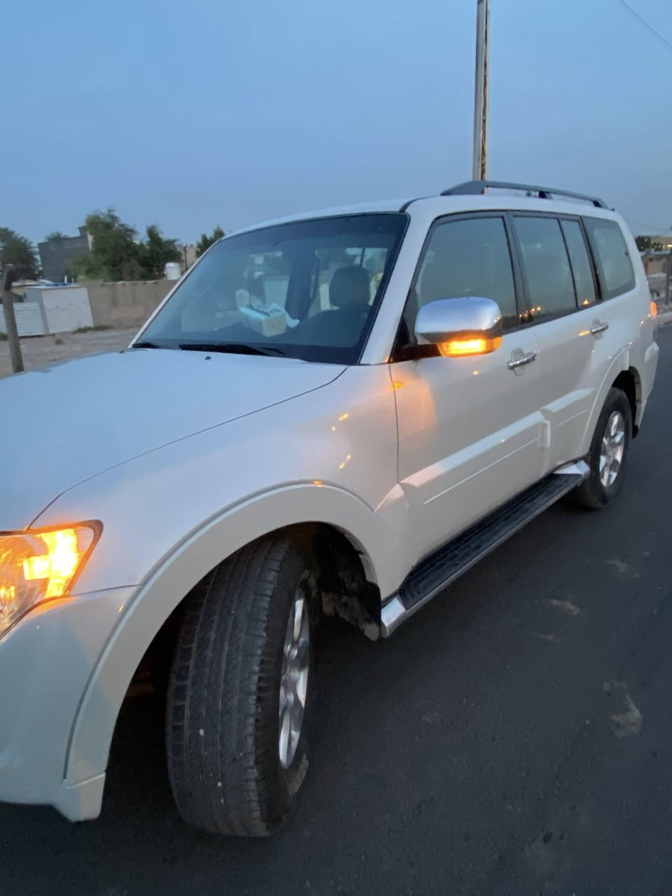 باجيرو
السلام عليكم باجيرو 2013 خليجي مكفولة كفالة عامة مواصفات معروفة 3500 
تحكم ستيرن 
كشن كهرباء
تبريد لكل السيارة حتى الكشنات الي ورة 
اشاير بالمري 
مري ترحيب 
و مري شفط كهربائية 
تخم تاير جديد 
سيارة كل شي مناقصها ومكفولة كلها 
ماشية 198 قابل للزيادة 
كير محرك مكفولات سيارة خير من الله هزه جديدة رقم جديد و بأسمي 
مكانها بغداد العامرية السعر 160 بيها مجال بسيط 
***********
