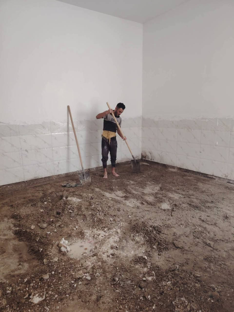 ***********📞سلام عليكم  /  يوجد كادر عمل جاهز /  تصعيد مواد /  تنضيف بيوت /  تفليش /  تكشيط /  دفن نهري /  شقلنه ليل ونهار /  ومعداتنه جاهزه  ومالك دخل بكلشي تأخذ شقل جاهز مني سلمني شقل وتأخذ شقل جاهز / ماعليك بس تصال على رقم ///  وسياره تجيك للبيت // وموجود واتساب
