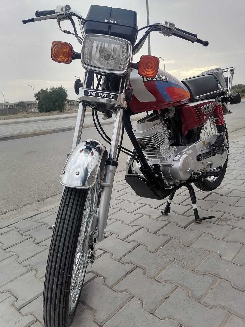 سلام عليكم أحبتي
دراجه معمره أصلي شلامجه من طول الطول قبل 20 يوم عمرته ثاني تبديله دهن دراجه كفاله عامه فقط الشاصي 17وراق صولي دراجه كفاله عامه من كلشي زيرو بعده شلع أصلي شلامجه *********** كوت زين القوس
