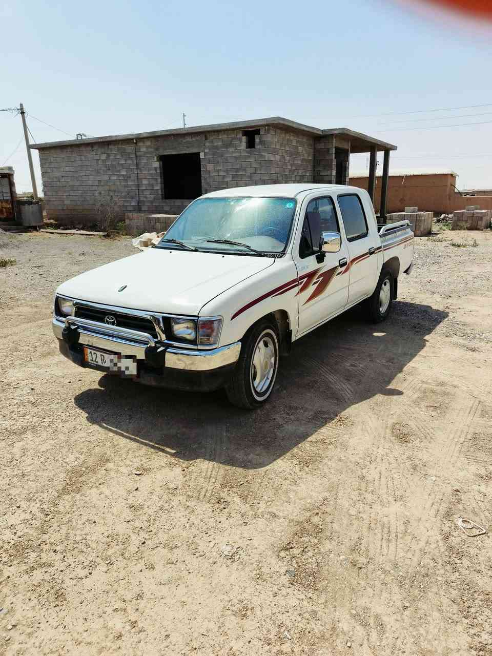 للبيع تويوتا موديل 1998 محرك كير شاصي شرط داخل احمر دبل جكمجه بيه تجيه من صفحة اليمين سقفيه بيه ضرر قليل سعر 85وبيه مجال ***********
