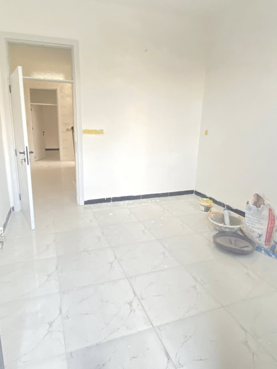 بسعر٦٥ وبي مجال قليل
السلام عليكم دار للبيع مساحه60 متر 

يحتوي ع صاله ومطبخ ومنؤر وصحيات وغرفة نوم 

الطابق ثاني يحتوي ع غرفة نوم وحمام 

جنس الاارض طابو زراعي سند ٢٥ 

الموقع منطقة الدوانم قرب الشرطه الخامسه والتراث 

شارع ابو نزار 

للاستفسار اتصل*********** متوفر  واتساب
