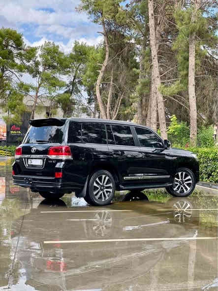 سلام عليكم 

تويوتا لاندكروزر VX.S موديل 2019
ماشاءالله بمعنى الكلمة جديد جدا 
ماشي 123 ألف كم
محرك V8 سعة 5.7 ليكزس
فول مواصفات 1/1 (مواصفات اللكزس)
كفالة مكفوله حتى الدعاميات بدون صبغ ماشاءالله 
كتاب تظليل مروري 80% ✅
المواصفات:
جكات (تصعد وتنزل)
5 كاميرات
تدفئة وتبريد كشنات
كشن سايق ميموري 3 وضعيات
شاحن لاسلكي
نظام ترحيب عند الاقتراب
دبل ماوس
شاشة تحكم لكزس
شاشات عدد 3
تشغيل عن بعد
كراسي كهرباء
زينون لايت
5 بصمة أبواب
سيستم صوت لكزس
ستيرن صاج
12 ايرباك
فور ويل
حساسات أمامي وخلفي
نظام ECO لتقليل الصرفية
ثلاجة
دعامية لدعامية بدون صبغ 
محرك گير كهربائيات ما مفتوح بشرط الفحص
فحص هزه رقم سنوي جديدة مدفوعة لغاية 2030
باسمي شرط التحويل الغرامات 
السيارة ما بيها أي مصرف جاهزة 
عنوان محافظة دهوك 
اخوان رجاء شراي اتصل
سعر 58.500$
للتواصل 
***********
*********** دهوك
