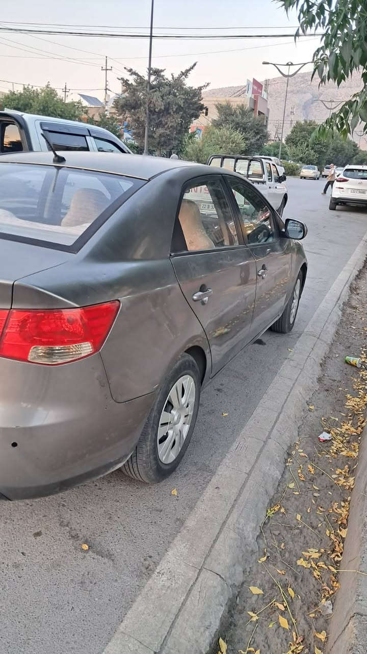 ‎KIA Cerato
‎
‎مۆدێل 2012
‎ڕەنگ  نەفتی
‎گێڕ حادی گێڕ و مەکینە بەشەرت
‎سبوغ   دوو پارچە و شانەکی بۆیاغە
‎جەمپکی پێشەوەی هەیە
‎ساردەکوتی هەیە
‎تەزرەی هەیە
‎300000 ڕۆیشتووە
‎ڕەقەم و سەنەوی نوێیە بەناوی خۆمە
‎نرخی 75 وەڕەقە و مەجال
‎شوێن  سۆران
‎ئەگەر ویستت نامە بۆ واتسئاپ یان ڤایبەری ئەم ژمارەیە بنێرە  ***********
‎
