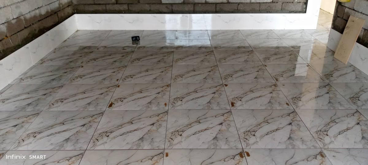 اسلام عليكم كادر سيراميك متفرق بسعار جدار وارضي 4000  ***********
