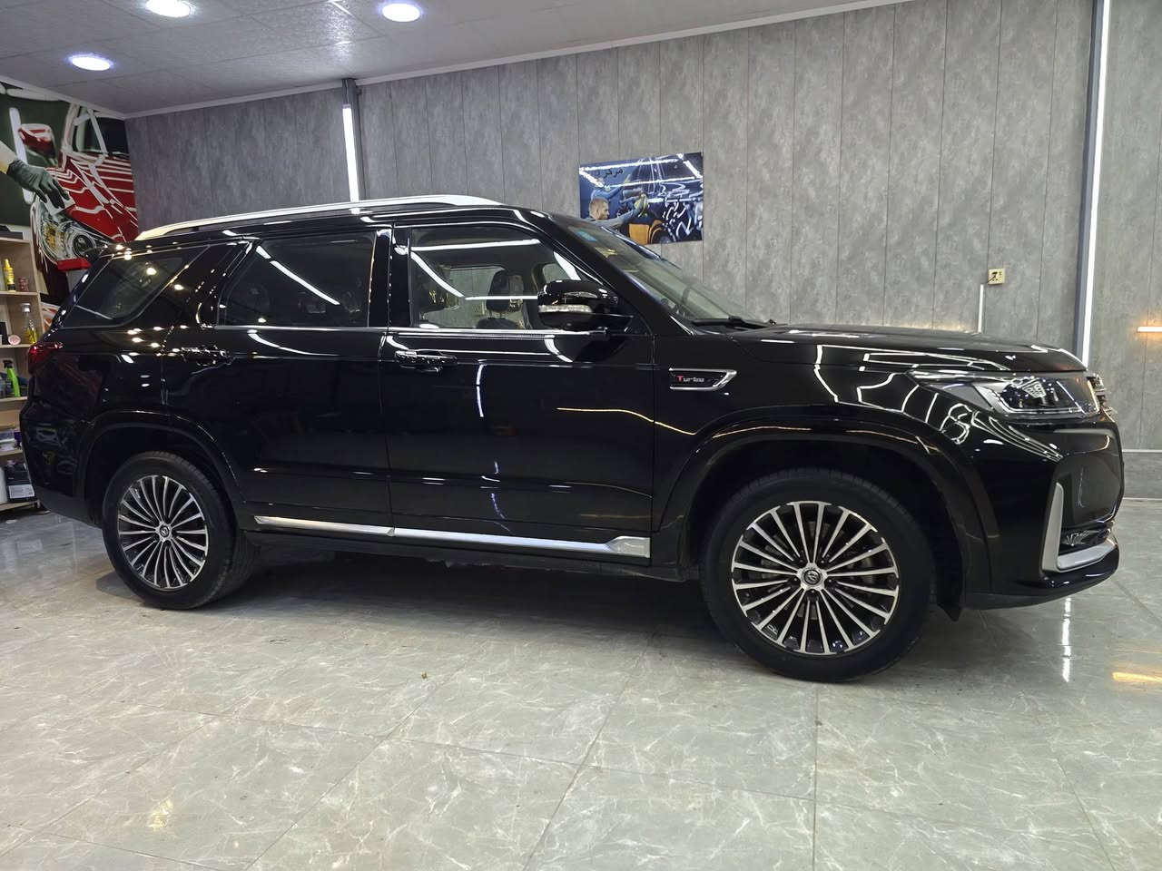 السلام عليكم
للبيع شانجان  CS 95 رويال  أعلى فئه دفع رباعي 
موديل 2022

السعر 205 ورقة يعني ( 31500000 مليون )

ماشيه السيارة 54 الف كيلو متر وقابل للزيادة 
شاشات لمس
صندوق كهرباء
رادارت + تحديد مسار
كشنات كهرباء وتدفئه وتبريد
قياده ذاتية
كاميرات 360 درجه
نظام كاميرات 3D
كاميرات مرايات جانبيه بدقة 4k
حساسات 360 درجه
هاند بريك دكمه
لايت وبك لايت LED
نظام للتحكم في الثبات.
نظام لمراقبة ضغط الهواء في الإطارات.
نظام التحذير عند مغادرة المسار.
نظام المساعدة عند صعود المرتفعات.
نظام منع الاصطدام.
نظام للتحكم في الانزلاق.
نظام الفرامل المانعة للانغلاق (ABS).
نظام للتحذير من الاصطدام الأمامي.
توزيع إلكتروني للفرامل.
نظام لمراقبة النقطة العمياء.
وسائد هوائية أمامية وجانبية.
نظام للتحكم في الثبات.
ذاكرة مقعد السائق
اضاءة محيطية
 رقم بغداد بأسمي
     ملاحظة

السيارة عليه طبقة حماية نانو سيراميك مكفولة كفالة عامة من اي شي وجاهزة من كل نواحي، حتى تخم تاير جديد بيها  وصيانة دورية داخل الشركة كل تبديل دهن وبعدها داخل ضمان بالشركة للسنة 2027
وعنواني الديوانية قضاء الشامية 
 تلفوني( *********** )
