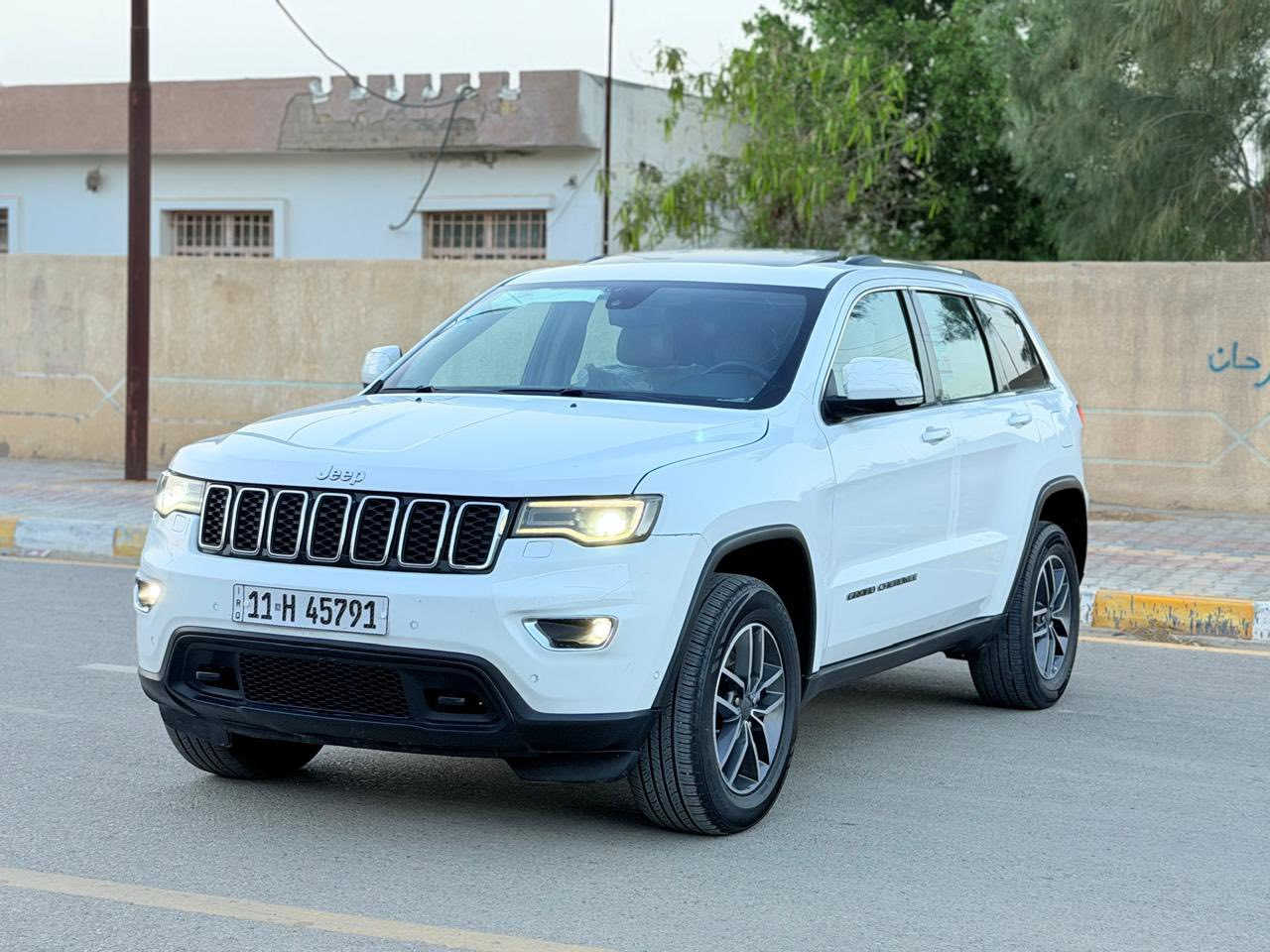 للبيع جيب 2019خليجي رقم بغداد دولي بسمي هزة جديد تحويل مباشر سيارة بيها جاملغ امامي مبدل وكاله شرط صار بيه شخط وبدلته وكالة نفس اللون 100‎%‎ والباقي كفالة ع سونار مكينة كير تخم تاير حدادية 100‎%‎مال جناي استخدم شخصي ماشية 125Km فتحة حساس كامرة تشغيل عن بعد فول موصفات زراك لايت مبرمجه السياره مراوح وفتح سرعة شرط الف متصرف عليها العنوان واسط السعر 239وبيها مجال للاستفسار ***********
***********

