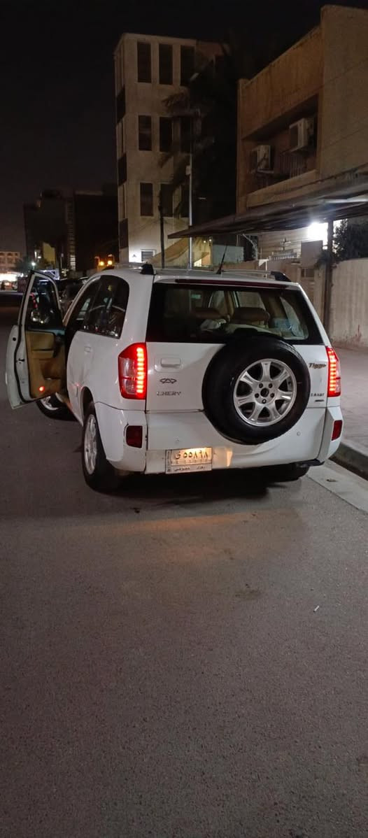 سلام عليكم للبيع 
شيري تيكو ٢٠١٣ 
محرك كير بلاديات 
بيه باب الخلفي بي طخه 
سياره بلاديه ممتعوبه  
حداديه تخم تاير جديد 
سياره مابيه كل نقص 
مكاني بغداد شارع فلسطين 
***********
السعر ٥٨
