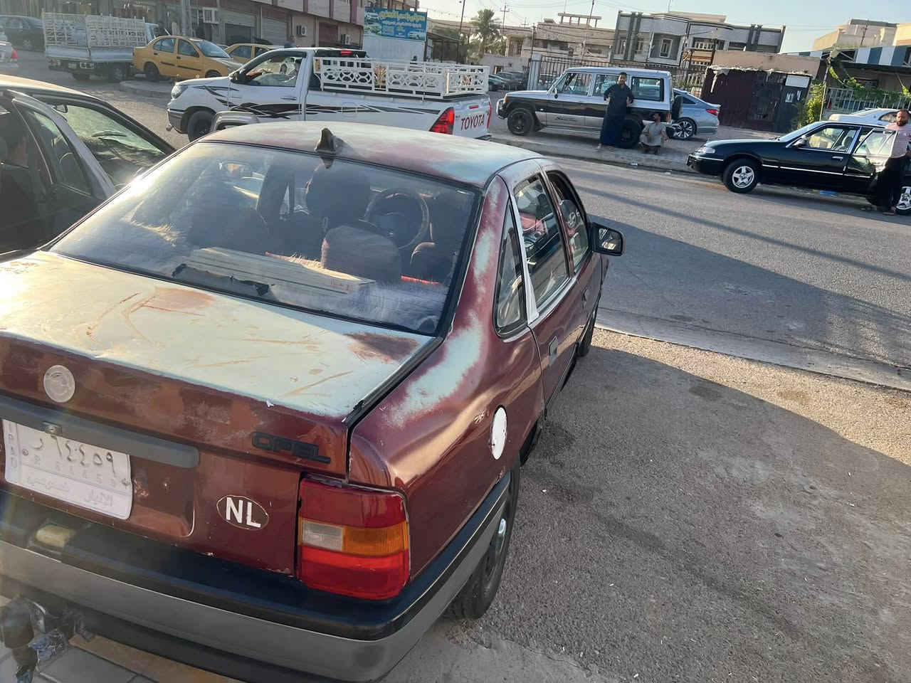 السلام عليكم
أوبل فكتره موديل 1991/محرك 1800/سياره بلاديه بيها بس الجراد وشويه خويس كير ومحرك مكفول صدرها بدلته ودبلاته بدلتهن ودرايم شفت بدلته السياره مال جناي رقمه أنبار عربي السنويه بعدهي موه صاقطه مكان السياره الأنبار كرمه 
السعر 28 وبيه مجال بصيط 
لتواصل ***********
