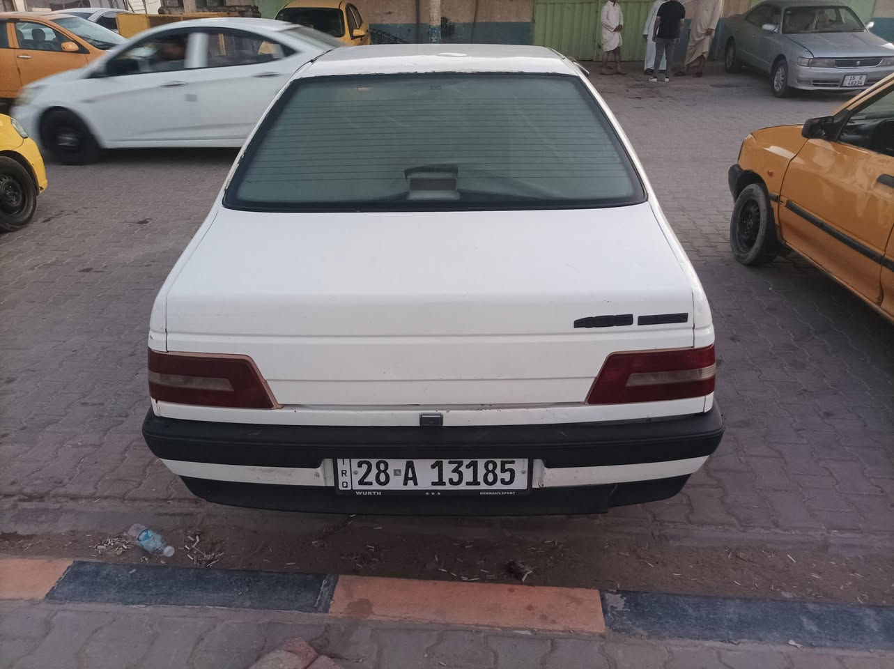 سلام عليكم
للبيع بيجو 405 GLX كفاله عامه كير مكينه حداديه كله جديد تبريد ثلج 
تخم تاير رقم نجف انكليزي بسمي مداور ثاني يوم سعر 35 بيها مجال بسيط مكاني نجف كوفه للستفسار ***********
