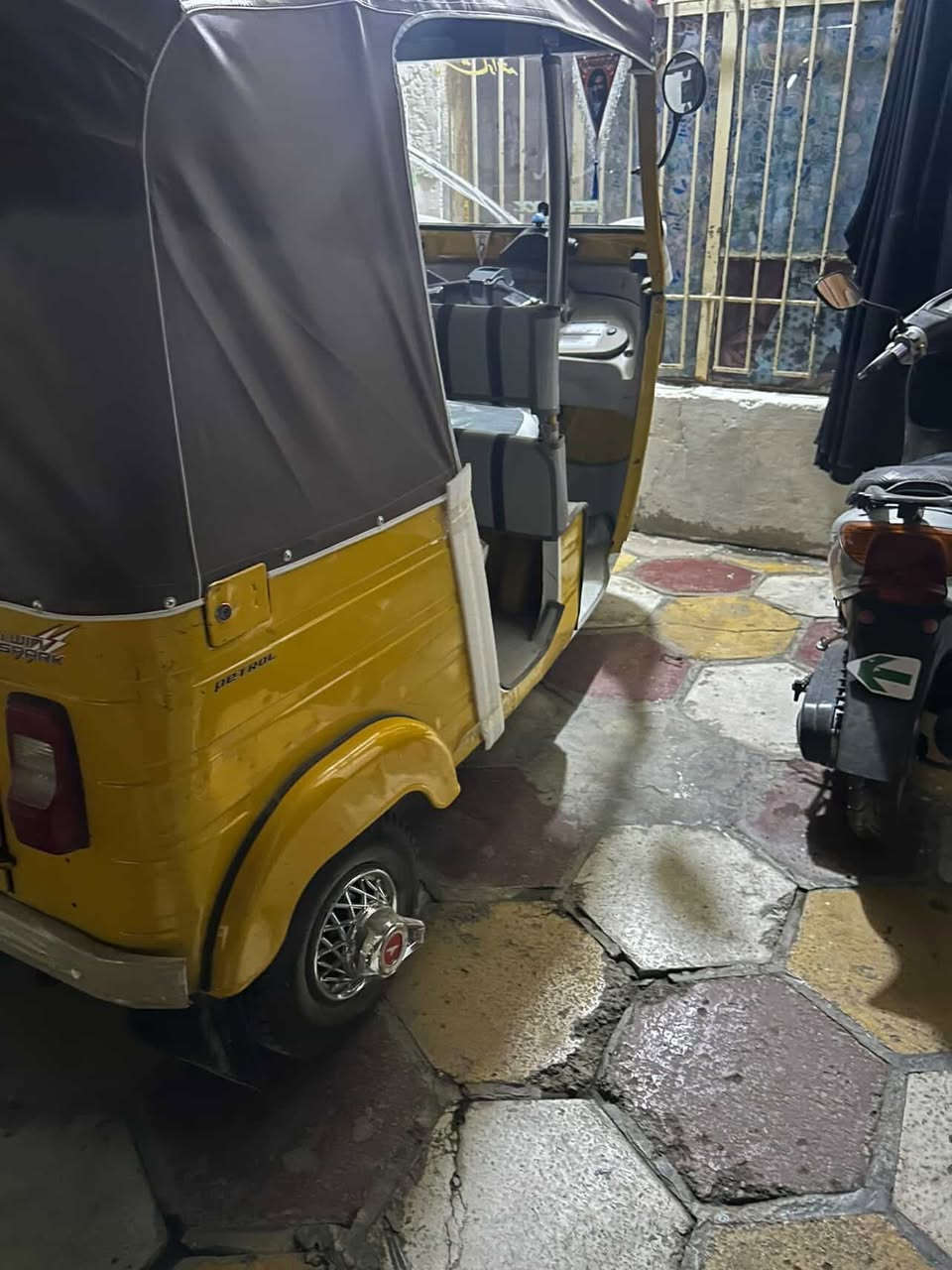 تكتك موديل 18 المكان الحسينيه الراشديه التفاصيل والسعر اتصل ع ***********
