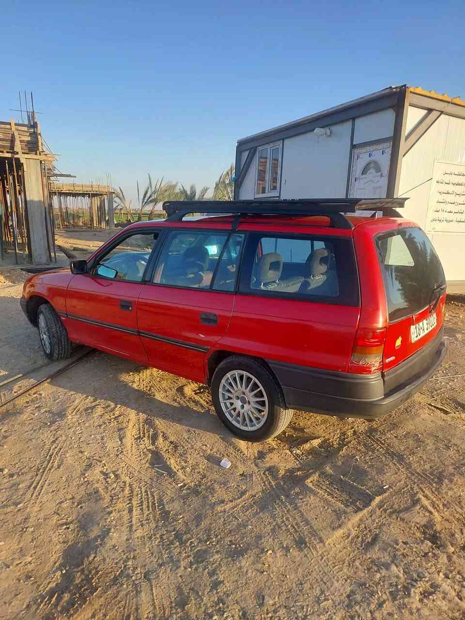 ابوبل استرا نظيفه بمعنى الكلام 
رقم بابل لل٢٩ انكليزي السيارة على وضع البلاد السعر ٤٣ وبيه مجال حك الجيه العنوان بابل طريق السريع 
الرقم ***********
