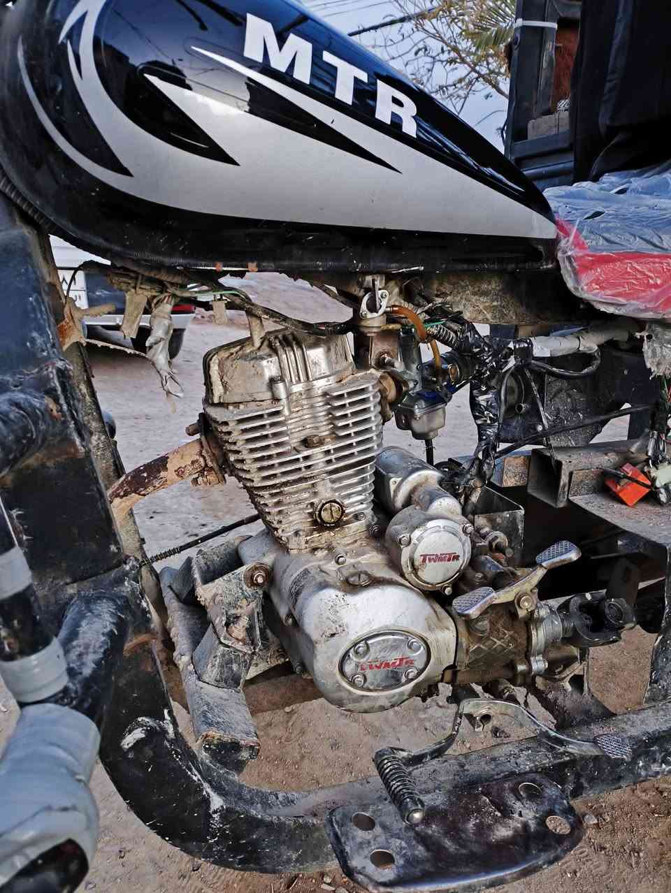 السلام عليكم ورحمه الله ستوته MTR موديل 2009 مكفوله من ركبه من شاصي ضفيره جديده مقدم كله جديد تعمير 25 رقم وسنويه بيها عطل بسيط السعر 1650 وبيها مجال لشراي*********** اتصال
*********** واتساب
