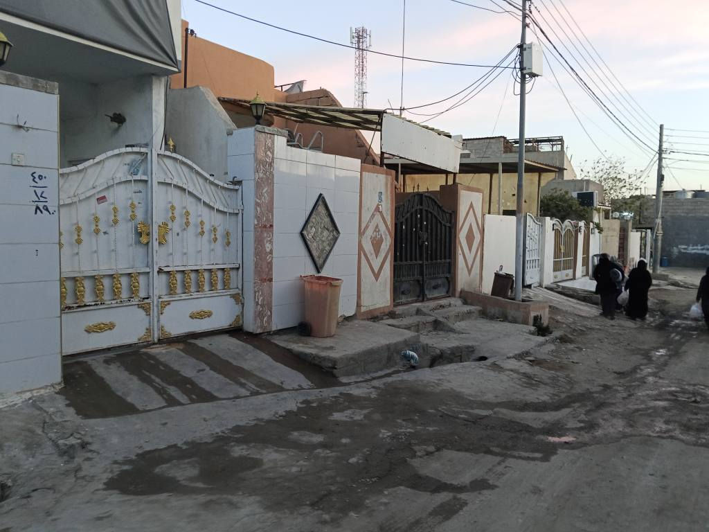 بيت في اربيل كاني كلي سعر 165 ورقه اتصل *********** البيت في اربيل طريق بنصلاوه أربيل, العراق
