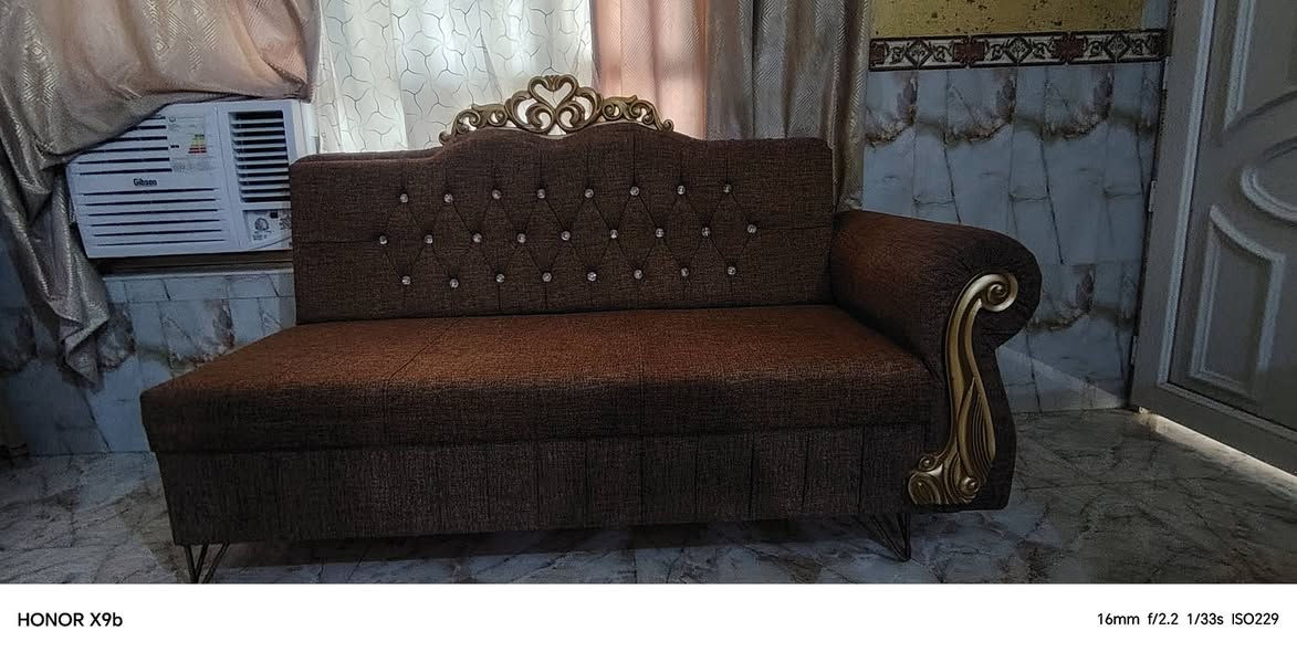 السلام عليكم ديوان للبيع جديد ما مستخدم هواي سعره خاص عنواني بعقوبه الرازي رقم الواتس ***********
