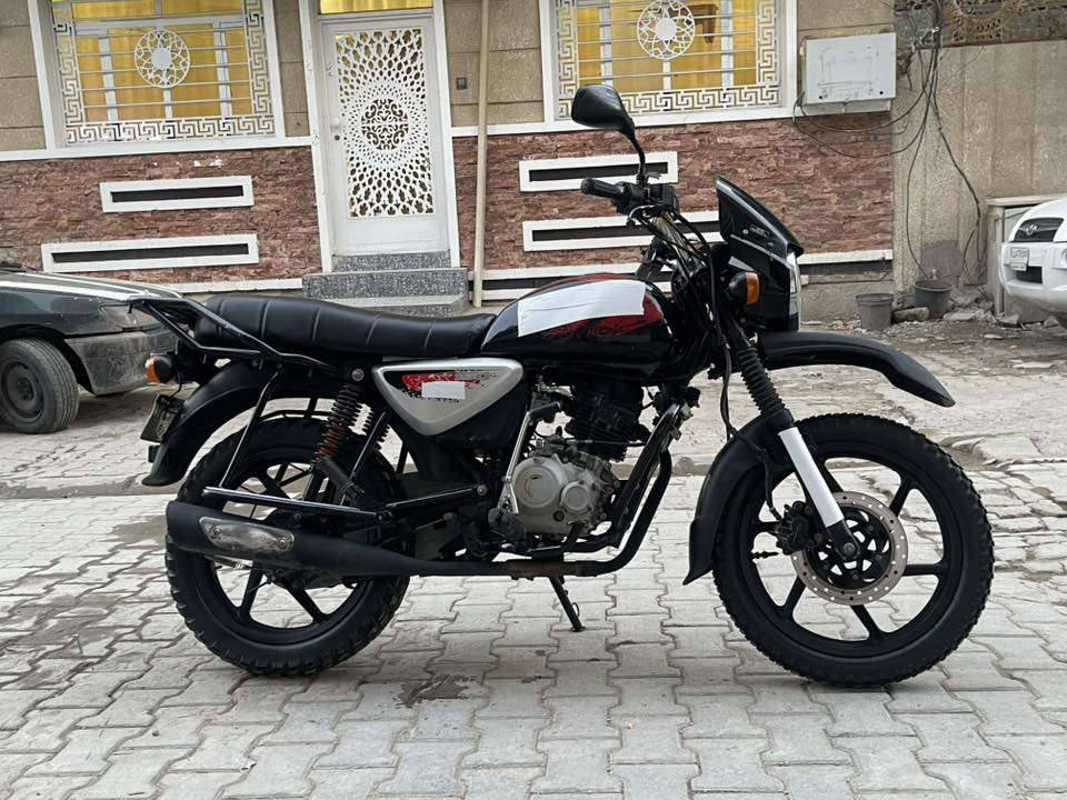 يالله🤲🏻
✨🧿اللهم صل ع محمد وال محمد 🧿✨
بوكسر موديل ٢٣ نزول٢٤ مرقم سنويه ولوحه كامله مكفوله كفاله عامه تحويل ثاني يوم بيها 
1-هورن سيدان أصلي 
2-لايت زنون
3-جي بي أس تحديد موقع وتحكم بتشغيل الدراجه بتلفون 
مكاني بغداد
*********** متواجد واتساب
