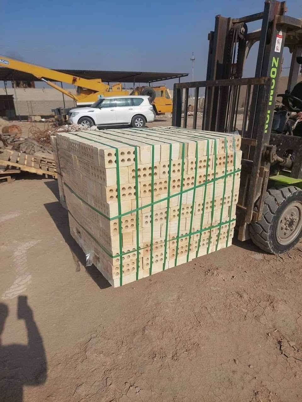 السلام عليكم يتوفر لدينا طابوق سكبات وعداد وقوه وركن علمن الطابوق داخل مختبر
ويوجد خدمه توصيل 🚚🚛
الاستفسار الاتصال علئ الرقام التاليه ***********
