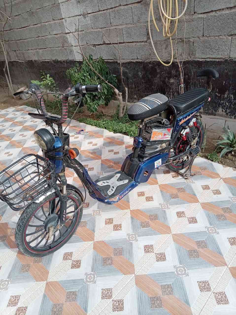 باسكل شحن للبيع بطاريات جدد وتايرات جدد ايسي جديد مابي اي نقص السعر 250وبي مجال
مكان بعقوبه باب الدرب 
رقم ***********
