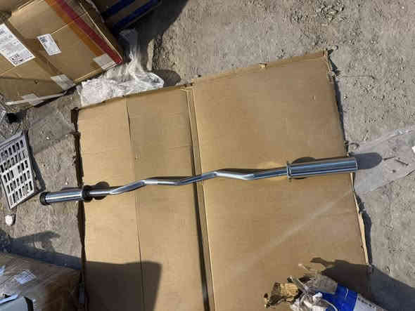 سلام عليكم حماله شفت متحركه  تصعد وتنزل وشفت Z جدد ما مستعملات ***********
