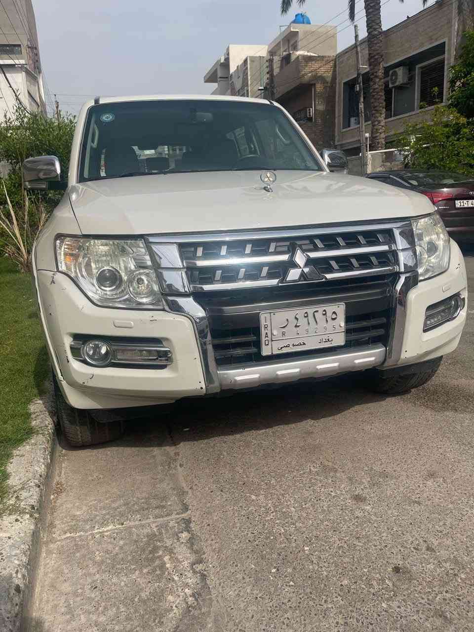 السلام عليكم
للبيع باجيرو حبتور 2015 
لون صدفي 
محرك 6 سلندر 3500
السياره بأسمي 
ماشيه 180 الف حقيقي
مكفوله كفاله عامه 

7 راكب 
دبل مروحه اضافيه
تبريد ثلج 
مواصفات 
فتحه طكتين 
كشنات كهرباء 
لايت زينون 
زراك لايت داخل 
صاج ستيرن 
 تحكم ستيرن 
سستم دمام
مري جانبيه كهرباء
بك لايت ضبابي 
 للاستفسار خاص فقط 
او الاتصال
*********** 
بيع مستعجل
