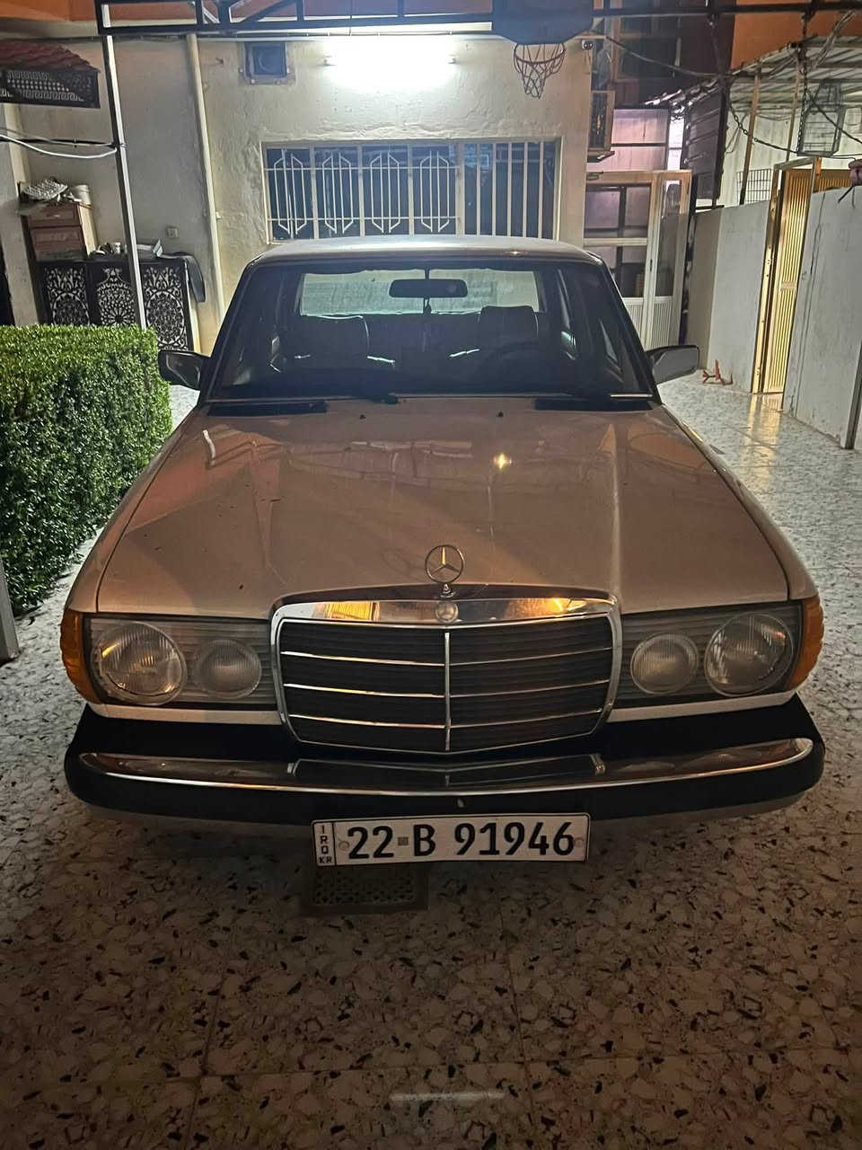 1980
ديزل فول بلاد بس الصبغ مصبوغ جديد ماشي 120 الف ميل 
السياره كاز 
السعر 120
