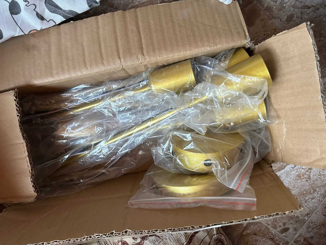 ثريات اصليات جدد مامستعمل شخط مابيهن شغالات 100/100 سعر35 بيه مجال بسيط


**إذا كنت صاحب هذا الإعلان وتريد حذفه لأي سبب، رجاءا أرسل رسالة إلى الدعم الفني**