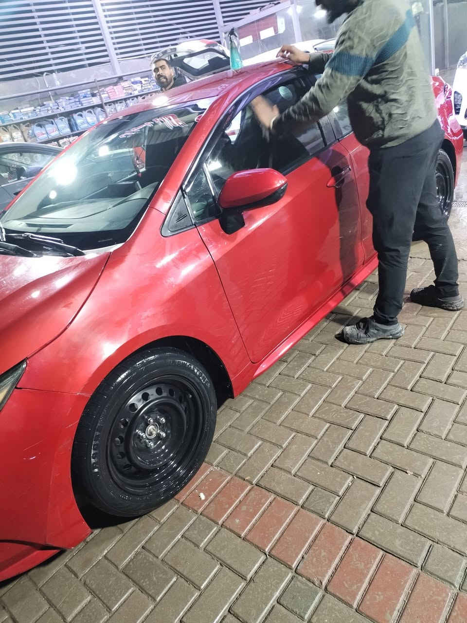 سلام عليكم
كورله للبيع 2020
رقم بغداد جديد 
سياره حادثها صفحه
سونارها بالصور سايق بدون تبديل بدون دواخل مكينه1800
تدفئه بالكشن رادار جانبي وأمامي
كير مكينه مكفولات حداديه
ماشيه 78 ميل
سعرها 127 وبيها مجال قليل ***********
مكان سياره بغداد
