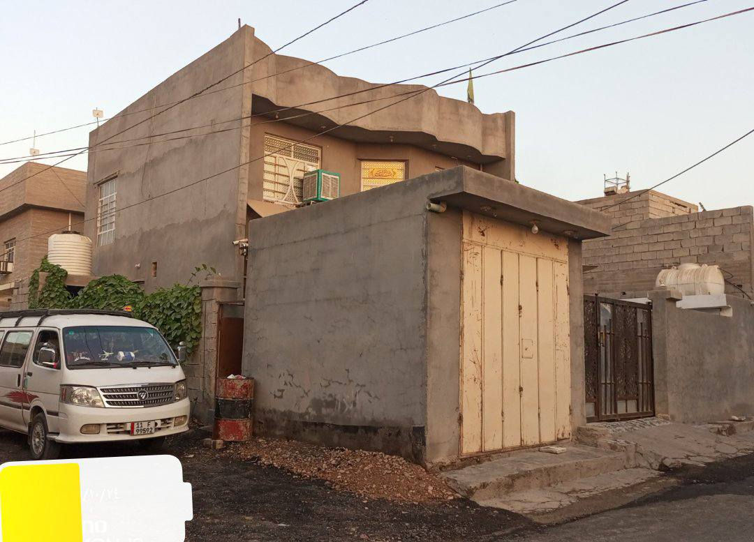 الدار للبيع ...
الدار ركن للبيع قاطين سيراميك من الارضيه 
والصحيات والمطبخ  المساحه 220 
الموقع بعقوبة باب الدرب قرب مدرسه 
 المساعي الاستفسار ***********
