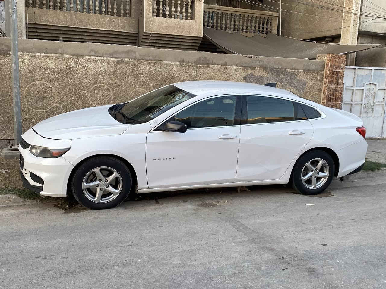 السلام عليكم
ماليبو 2018  رقم شمالي تحويل 
محرك 1500 توربو 
تبديل بنيد فقط جاملغ بارد 
السونار وصور الحادث مرفقه مع الصور 
داخل جلد 
ماشيه 148 الف كيلو متر 
عنوان بغداد الكرخ 
موبايل *********** الاستفسار 
السعر 114 وبيها مجال للشراي
