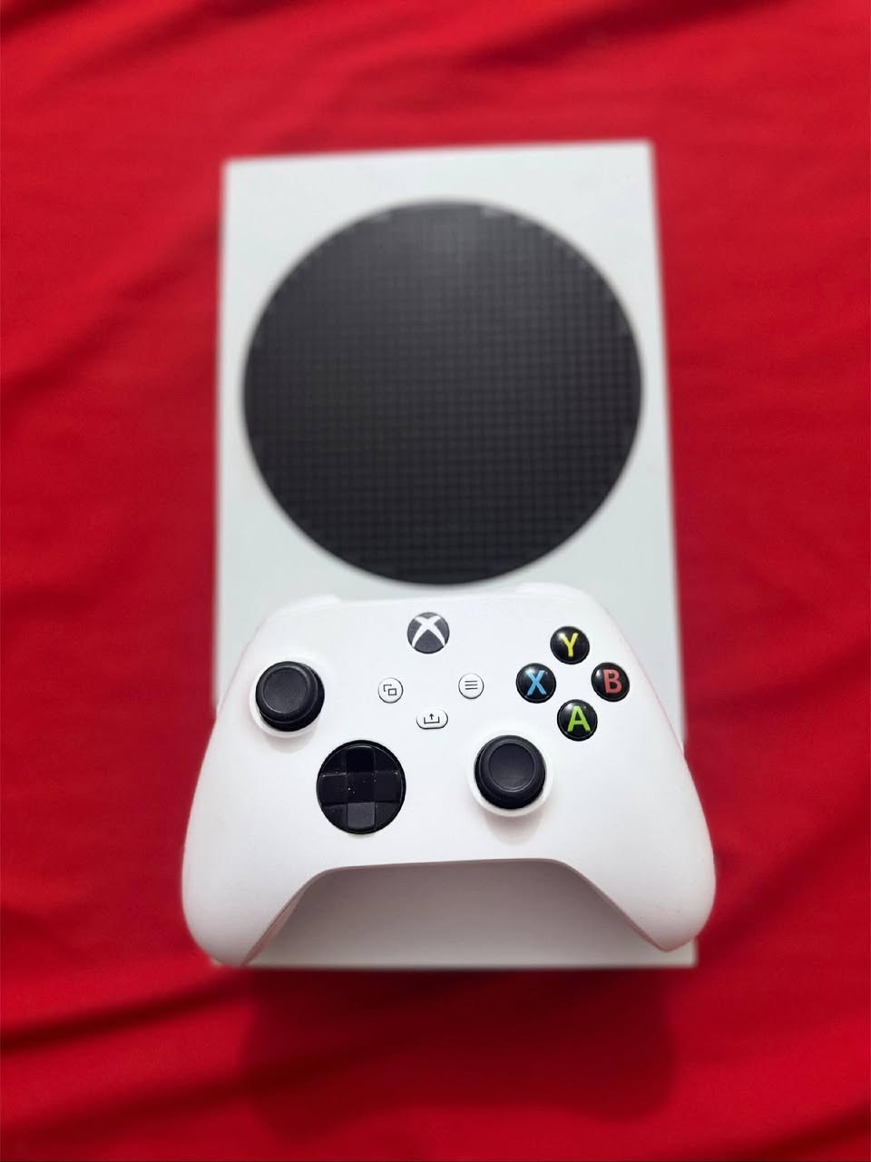 سلام عليكم اكس بوكس سيريس اس
ذاكره 512نضافه %90
ملحقاته الاصليه +كارتونه 
جوستك الاصليه
عنواني واسط الصويرة 
السعر خاص او وتساب
***********
