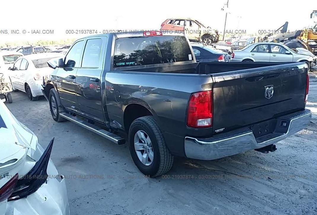 السلام عليكم
رام كلاسك 
1- باب طويل 
2- بدي طويل 
3- تو ويل درايف
السياره بيها جراد بسيط بمكانات الصبغ مال امريكا.. 
مكينة 8 سلندر دفع خلفي فقط
تحتاج ملاحظات بسيطة ... 
السعر 23 مليون وبيها مجال للشراي 
***********
