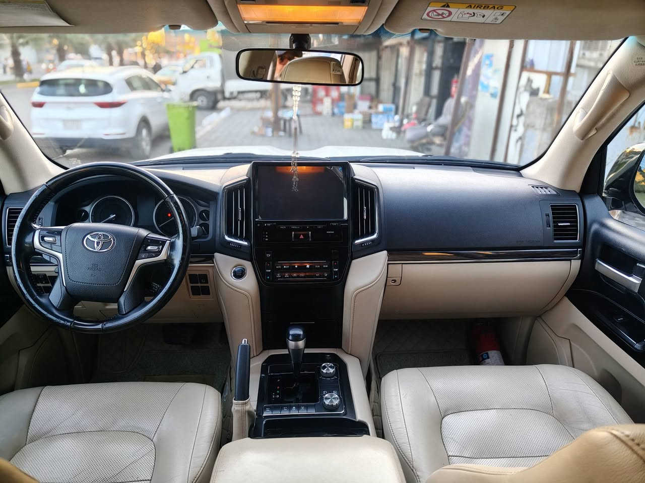 سلام عليكم مكلف بنشر لاند كروز جكساره مديل 2021 اصل بريم 3 دكم DVD
موصفات معروفه داخل اسود 
ماشيه 74 سياره جديده حلوه بيه طخه عله كد اصبعين بجاملخ الخلفي يم قبق البنازين 
بغداد بسمي شرط التحويل 
اعتذر عن لمراوس فقط بيع مكاني بغداد البنوك 
سعر 56و300 وبيه مجال 
***********
