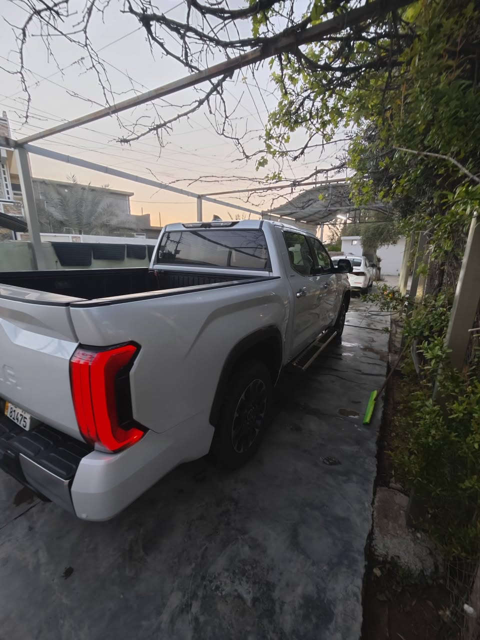 السلام عليكم تويوتا تندرا موديل 24 هايبرد ابيض صدفي مواصفات لمتيد فتحه كامرات 360 ماشيه 12 الف مايل بيها بنيد مبدل وبيها تعديل براس الشاصي السعر 385 ورقه للاستفسار اكثر اتصل ***********
