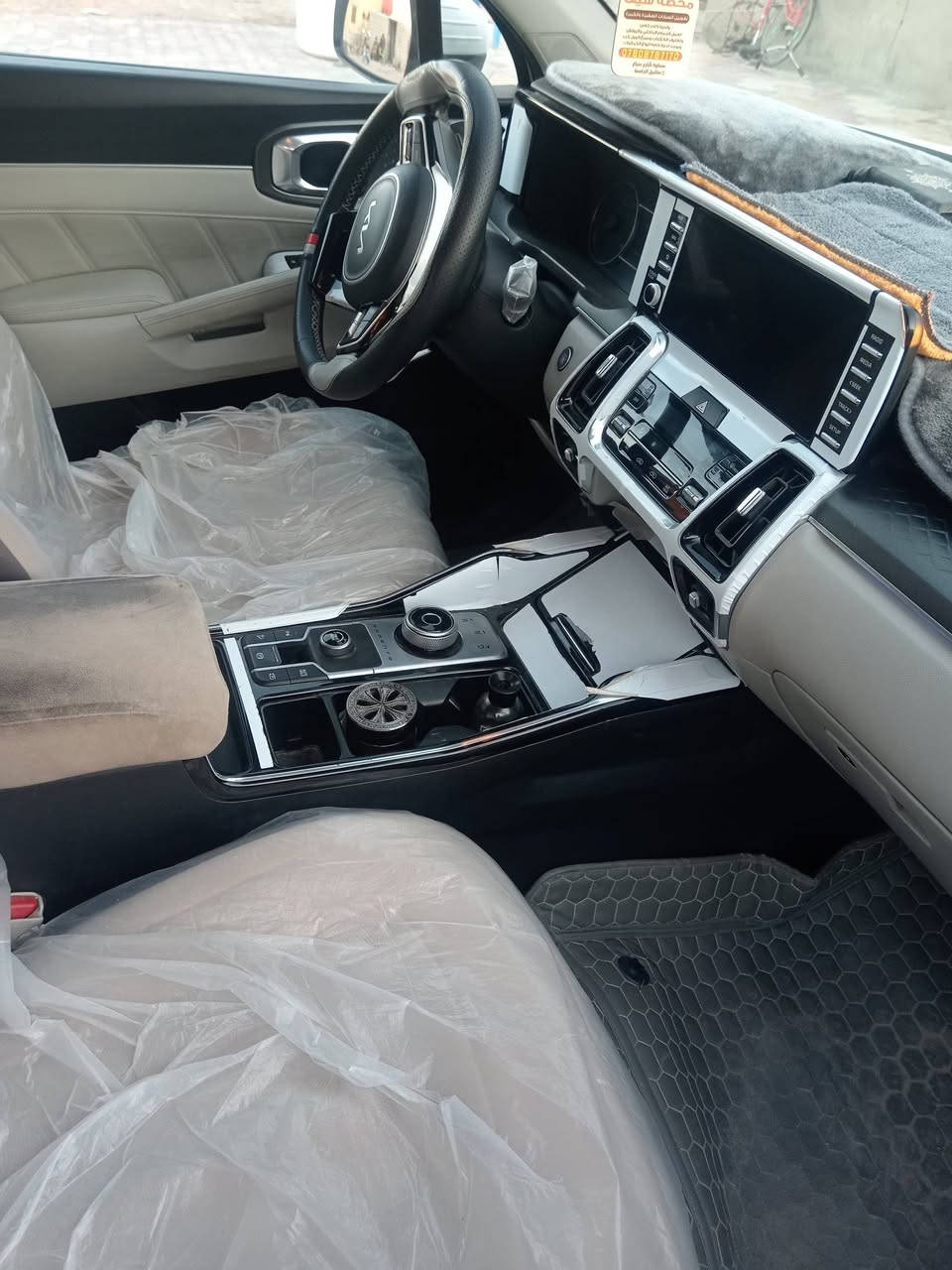 سلام عليكم ورحمة الله وبركاته سياره للبيع سورنتو خليجي 2023مواصفات فول كفاله عامه موبايل ***********
