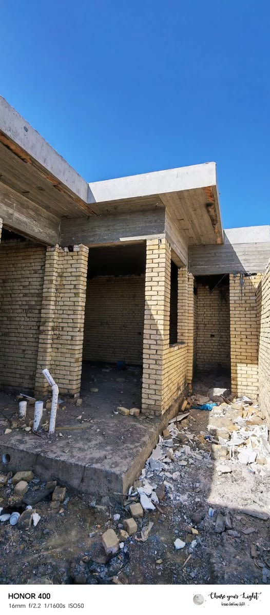 السلام عليكم هيكل للبيع بناء درجه اوله مجمع البيادر السكني بناء مكتب هندسي  ملاحظه الهيكل حر وغير مطلوب لشركه
لتواصل ***********
