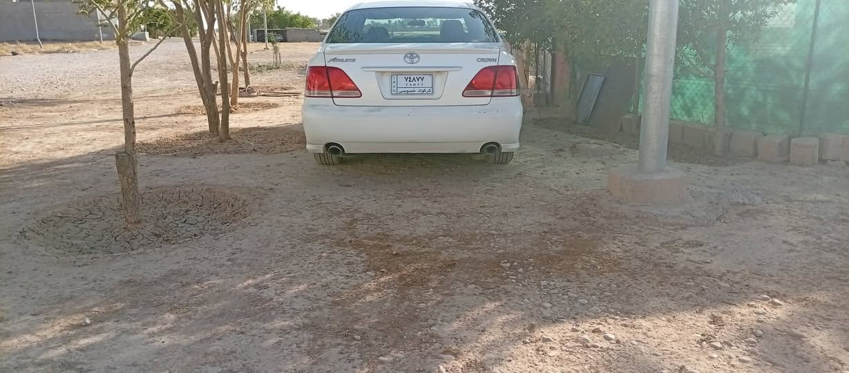 شاهینە   بڕاوە
2005
گە ورە بە گە ورە
3دوکمە کامل سپورت
سلایتە 4تایە ی لوک 
بێ کێشە یە
کۆتی بە ناوی خۆمۆیە
سعر 60گلا و مە عمە لە
***********
