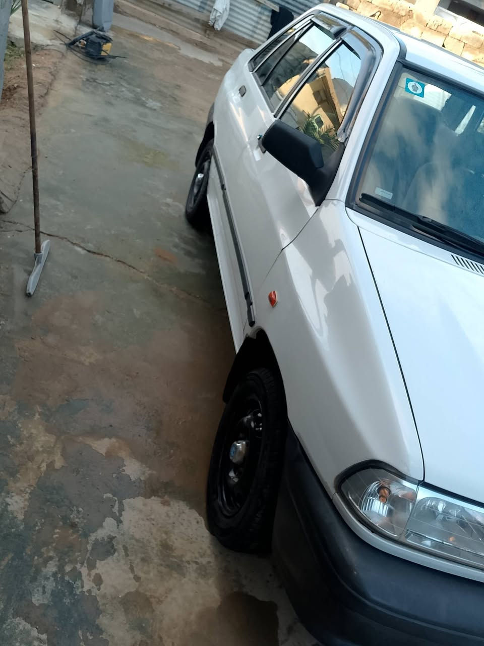 سلام عليكم سايبة 2012سيارة جاهزة مكينة وكير كفالة تبريد شغال رقم بغداد نكليزي بسمي سعر 52وبيهة مجال  مكان سيارة بغداد تقاطع النهروان قرب معارض دبي ***********
