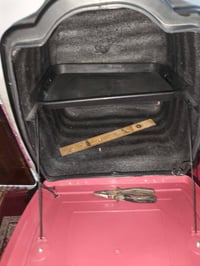 صندوق لون أسود، مرتب ونظيف مثل اللي بالصورة. السعر: 28 ألف. الصندوق ما...