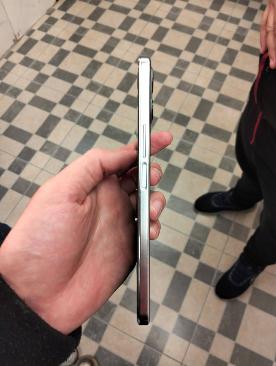 سلام عليكم جهاز قني عن العرفHONOR X8 بيفه فطر ناعم  والباقي شرط سعر 100وبيه مجال حك جيتك. واكو خدمت توصيل ***********
