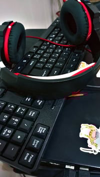 شباب لابتوب فئه الكيمنك نوع ASUS REPUBLIC OF GAMER  اللابتوب نضافه حلو...