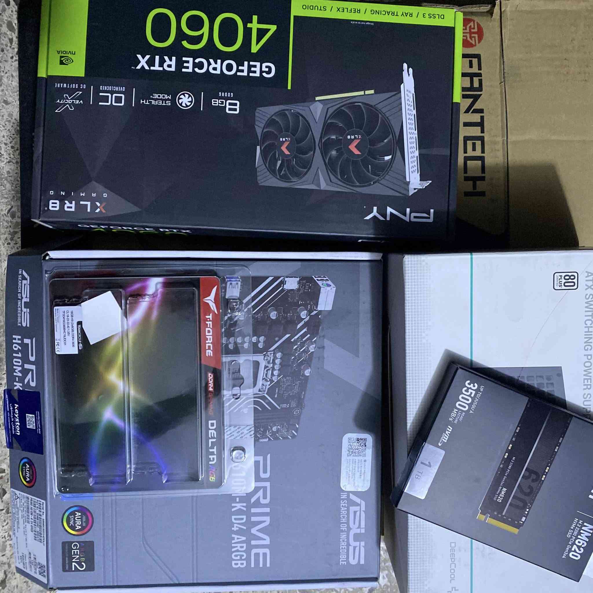 سلام عليكم كل الكراتين موجودة
Core i5 12400f جيل الثاني عشر 

RTX 4060 OC PNY 8G

RAM : 16 8*2 3600 T-force RGB 

M.B : Asus h610m d4

SATA : m.2 NVMe 1T Lexar 620 3500MB/s

PSU : DEEPCOOL 600 W 80plus

كيس فانتيك اربع مراوح RGB

السعر مليون 

مكاني بغداد البلديات توصيل موجود 

***********
