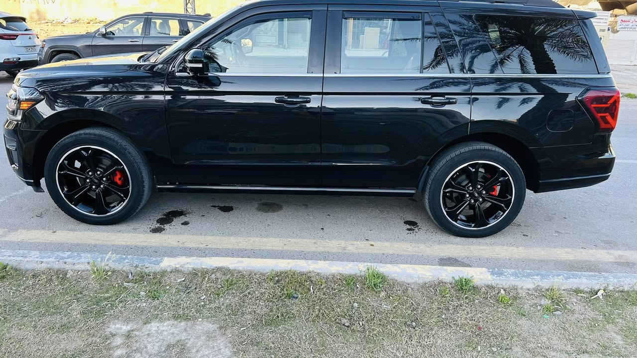 فورد اكسبديشن 2024 limited stealth
ماشية 16 الف 

مواصفات السيارة فول 

بصمه تشغيل 

رادار امامي تفاعلي 

تحديد مسار 

رادارات جانبية 

ويل كب حجم 22 مميز 

كامرات 360 (4) كامرات

حساسات امامية وخلفية

4 ابواب بصمة

صندوق كهرباء 

كشنات جلد مطرز احمر 

شاشة حجم الكبير 

تدفئه تبريد كشنات امامية 

تدفئه كشنات خلفية

جميع الكشنات كهرباء 

عدادات دجتل 

دوسات كهرباء

ستيرن كهرباء

ميموري 3 وضعيات 

سقف بانوراما 

كشنات vip منفصل 

جميع الجامات اوتو 

لايت led 

بك لايت led

وبقية المواصفات المعروفة 

للاستفسار الاتصال 

***********
