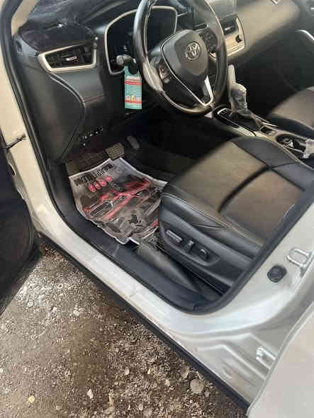 سلام عليكم للبيع كورلا كروس فروتلاندر 2024 شكل الراف فور سيارة مكفولة كفالة عامة من كلشي ماشية 25 الف محرك 2000 بانزين + كهرباء مواصفات فول سلايت بصمة بيبان او تشغيل دشبول ديجيتال هاند بريك بصمة اوتو هولد 5 كاميرات كشنات جلد او كهرباء تدفئة بالكشنات تبريد قطعتين باب خلفي كهرباء ويل كب حجم كبير تخم تاير بجم زينون رادارات امامية وخلفيه حساسات خلفيه مانع احدار و تحديد مسار السيارة جديدة ورقم انكليري 
السعر بالورق 176 ورقة وبيها مجال بسيط 
بالعراقي 24:600اربعة وعشرون مليون وستمية الف دينار وبيها مجال بسيط 
للاستفسار على الرقم ***********
