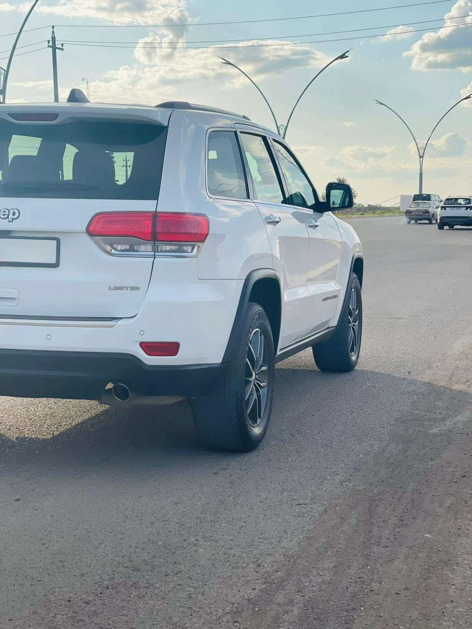 السلام عليكم
جيب لمتد موديل 2017
داخل بيجي 

بنوراما

مانع انزلاق

كشن خزن 

توقف ذاتي 

لايت زنون

تو ويل 

داخل بيجي 

ماشية 160 كم 

  السعر 265

مكفوله كفاله عامة 

ملاحظة السيارة للبيع فقط 

العنوان محافظة كركوك

ا

***********
